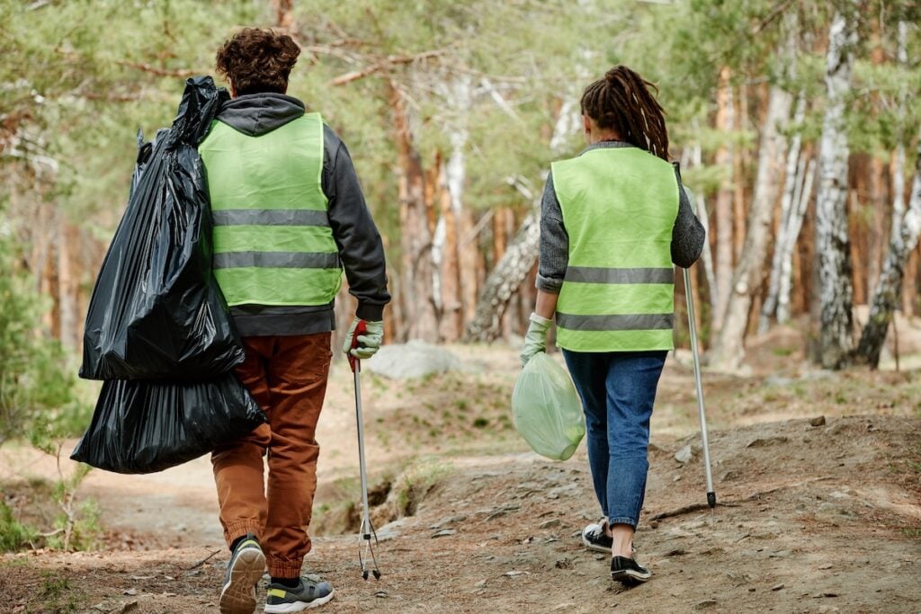 community service picking up trash